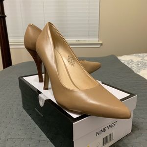 Women’s Nine West Tan Leather Pumps